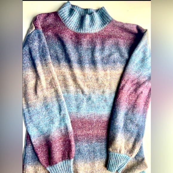 Size Medium sweater dress - Picture 2 of 4